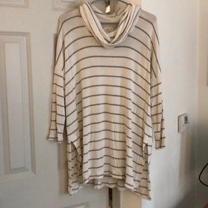 Lou & Grey 3/4 Cowlneck Long Sweatshirt